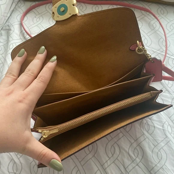 ⚡️SOLD⚡️Coach Tabby Strap Clutch - Picture 4 of 5